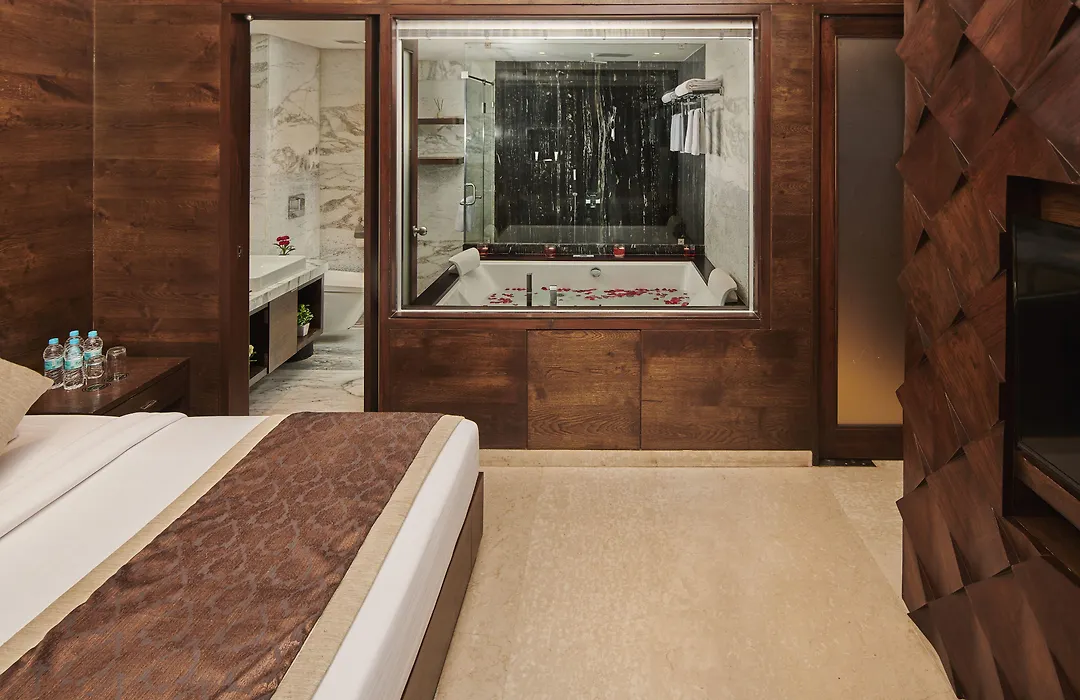 Goldfinch Hotel Mumbai-1